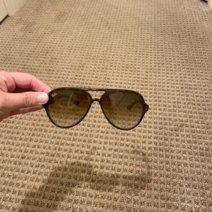 Brown/tortoise shell unisex Ray Ban aviators!